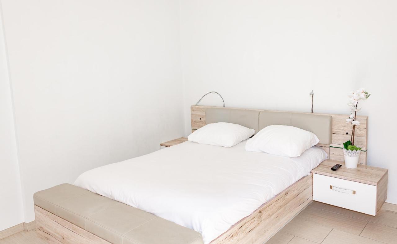 Hotel Et Appartements Reine D'Azur روكوبرُن كاب مارتي المظهر الخارجي الصورة
