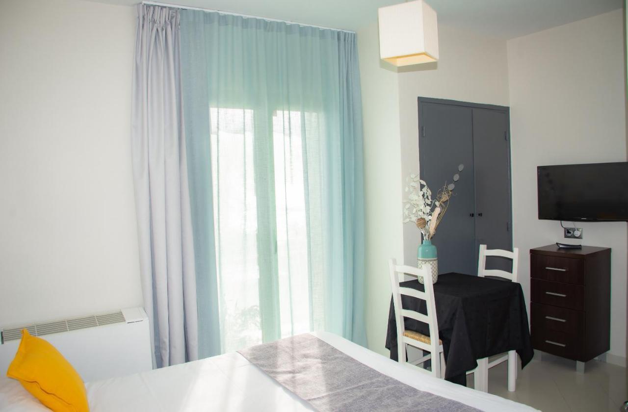 Hotel Et Appartements Reine D'Azur روكوبرُن كاب مارتي المظهر الخارجي الصورة