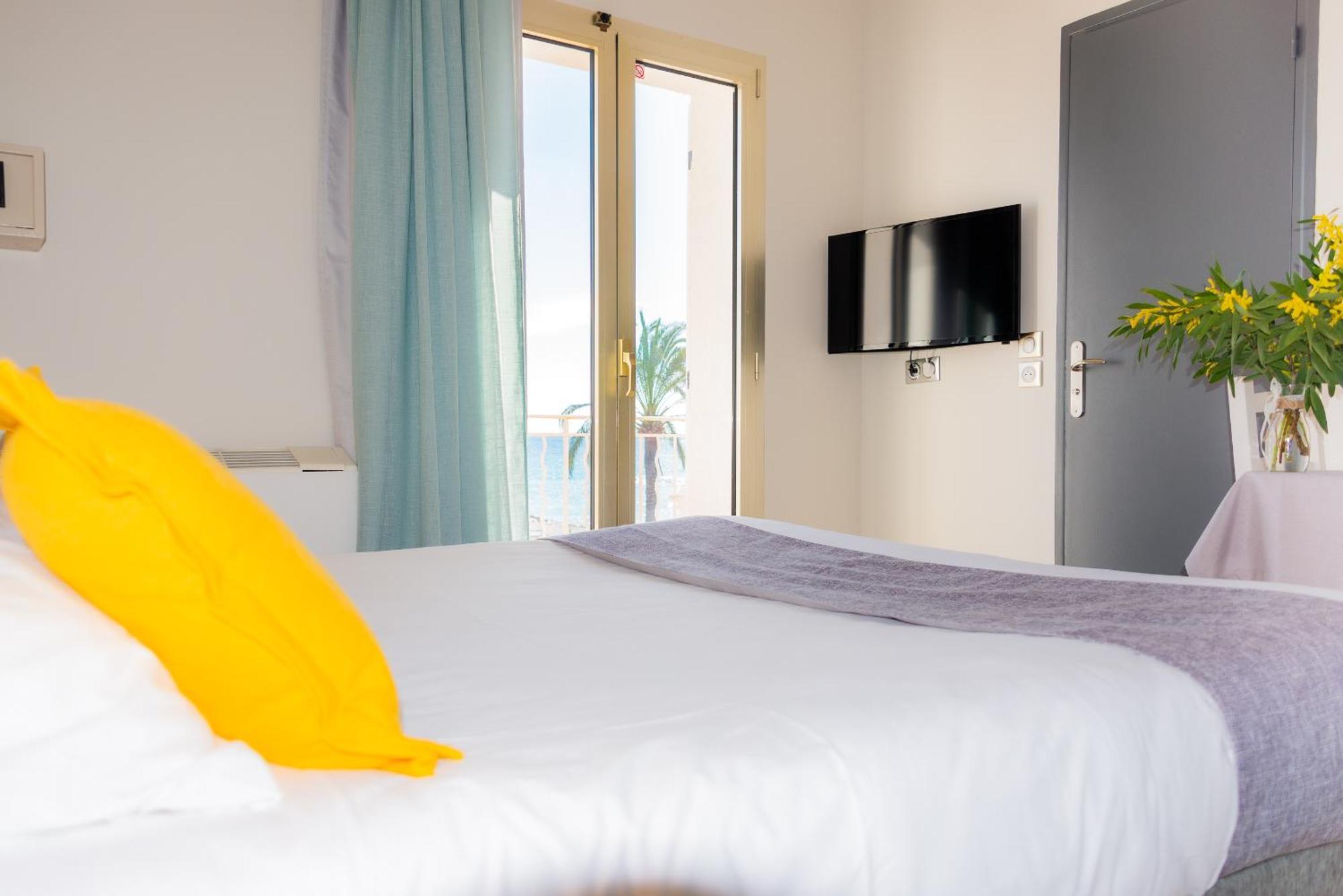 Hotel Et Appartements Reine D'Azur روكوبرُن كاب مارتي المظهر الخارجي الصورة