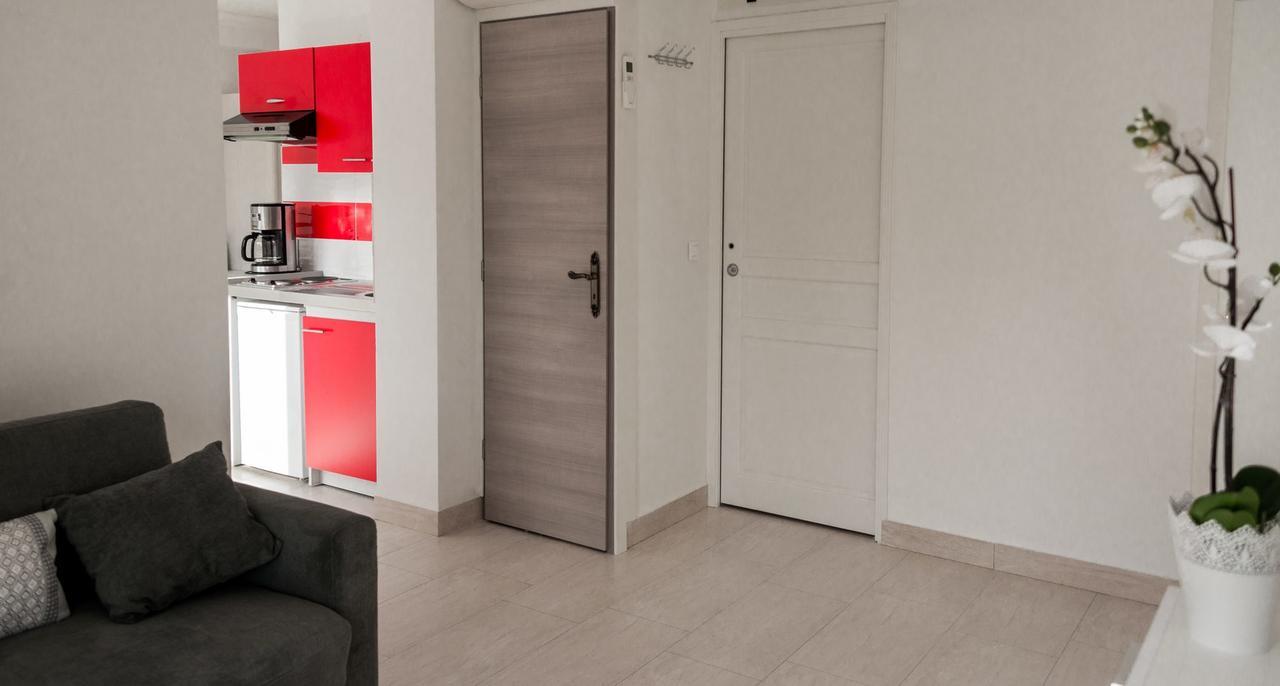 Hotel Et Appartements Reine D'Azur روكوبرُن كاب مارتي المظهر الخارجي الصورة